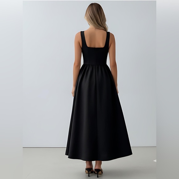 Classic Sleeveless V-Neck Ruffled Waist Fitted Midi Dress Black - Picture 4 of 11